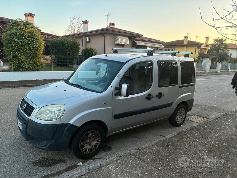 Usata Fiat Doblò 103 CV (75 kW) 2009 Monovolume