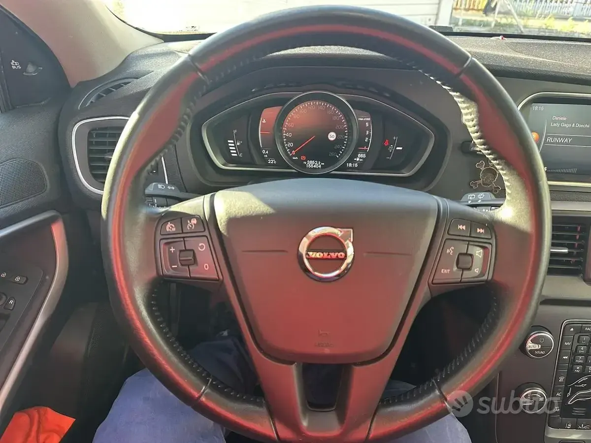 Gebraucht Volvo V40 120 PS (88 kW) 2018 Grau Limousine