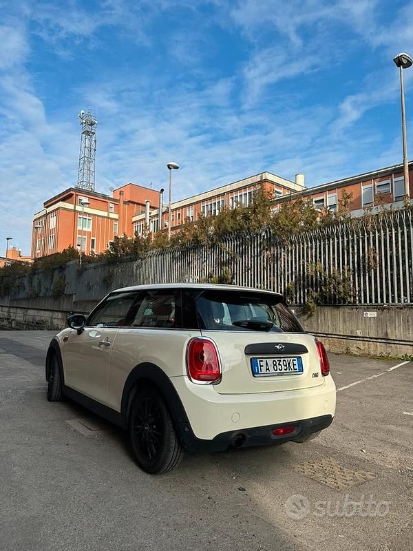 Bianco Usata 2015 Mini ONE Due volumi | 8900 € (Buon prezzo) - Immagine 1/4