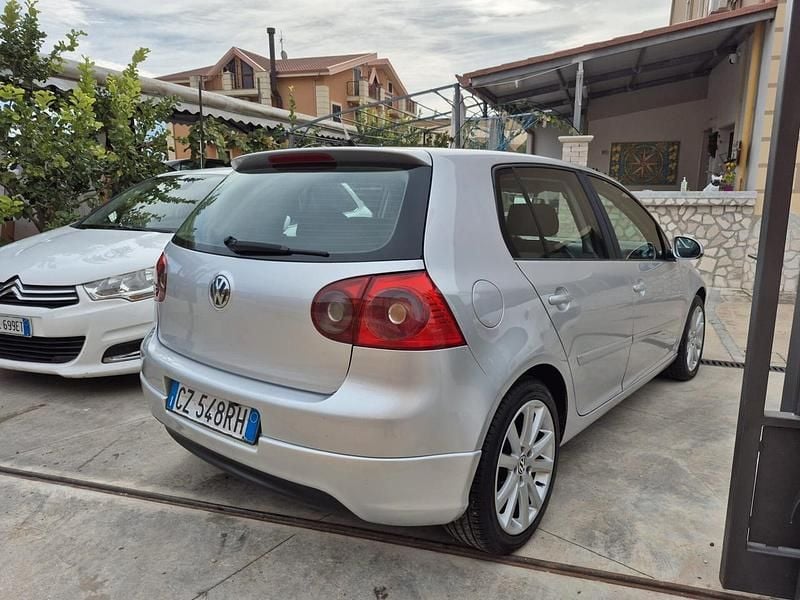 Usata VW Golf V GT 140 CV (102 kW) 2007 Argento Berlina
