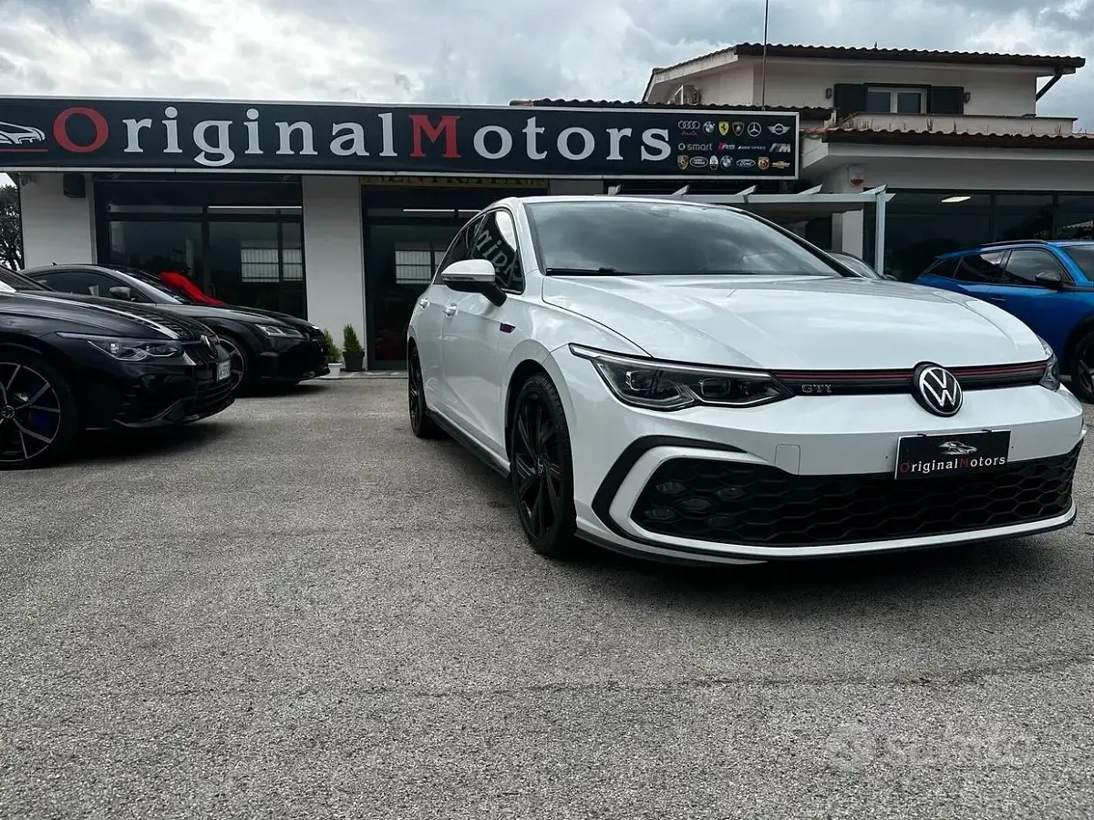 Begagnad VW Golf VIII GTI 245 HK (180 kW) 2021 Vit Sedan