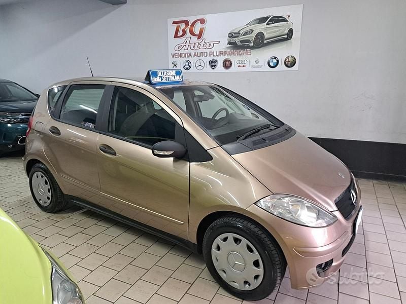 Marrone Usata 2007 Mercedes A150 Tre volumi | 2500 € (Buon prezzo) - Immagine 1/4