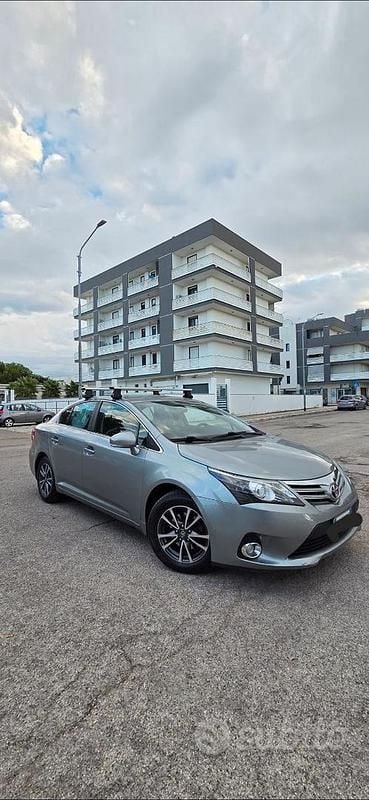 Usata Toyota Avensis 126 CV (92 kW) 2013 Grigio Berlina