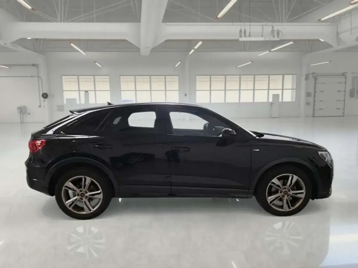 Usata Audi Q3 Sportback S-Line 150 CV (110 kW) 2023 Nero SUV