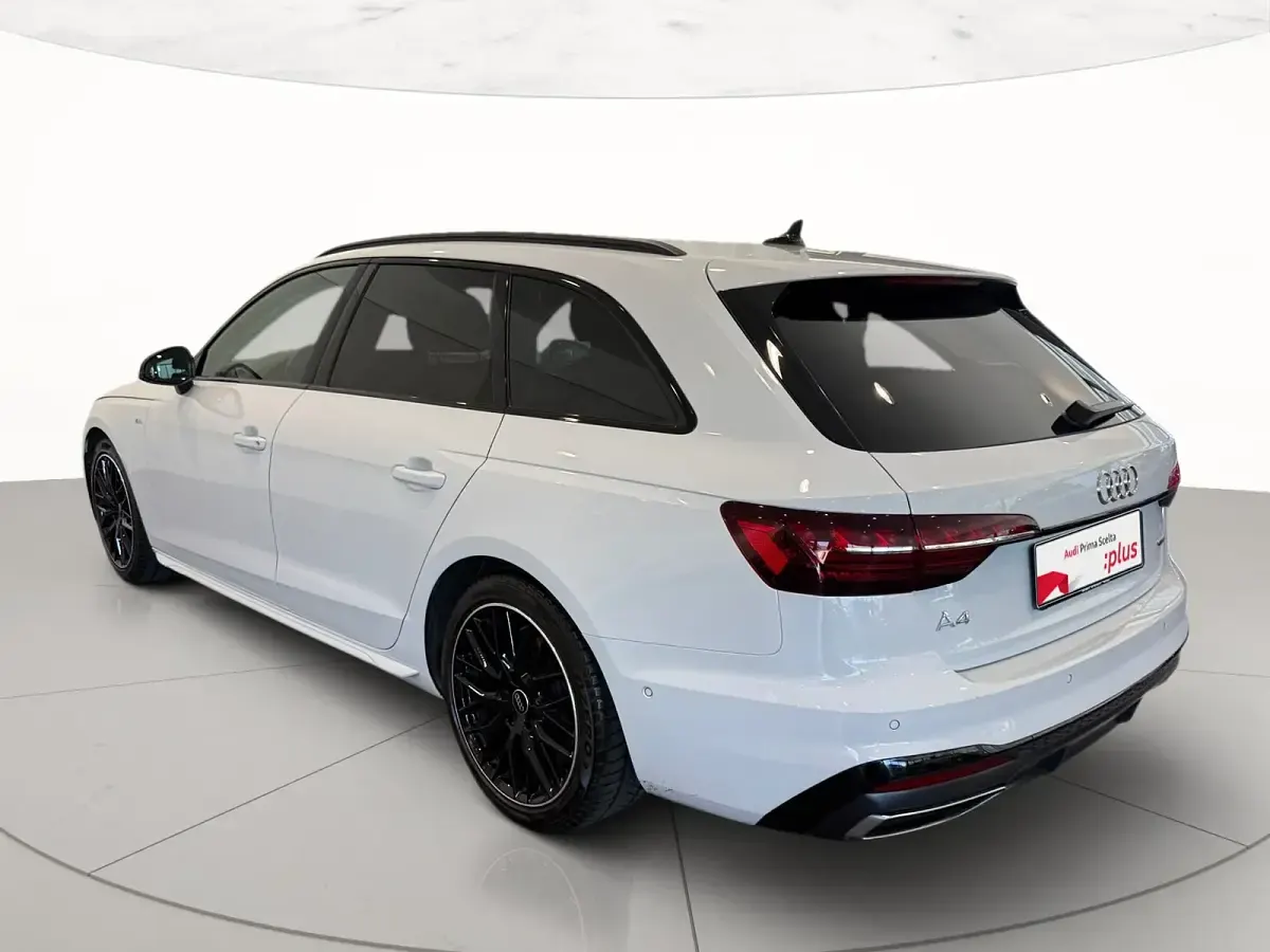 Usata Audi A4 S-Line 204 CV (150 kW) 2024 Bianco ghiacciaio metallizzato Station wagon