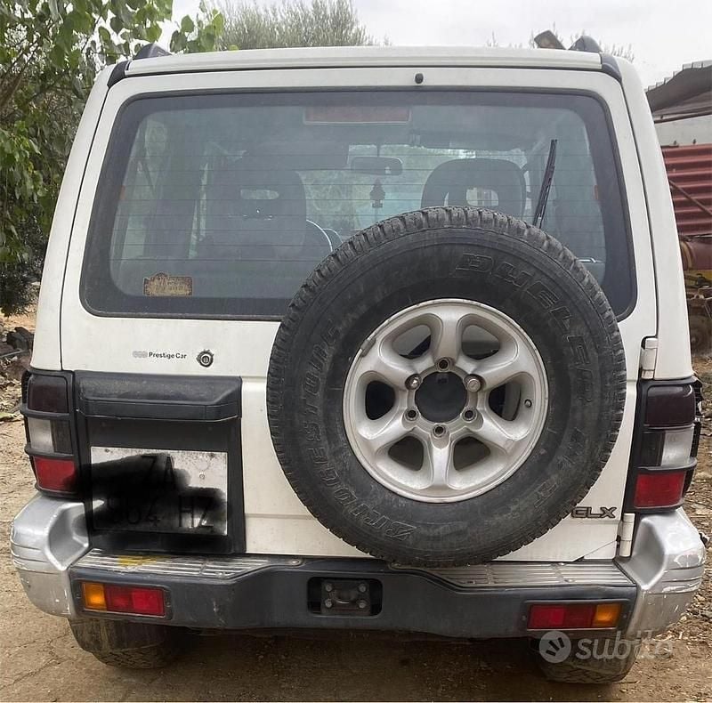 Usata Mitsubishi Pajero 100 CV (73 kW) 2000 Bianco SUV