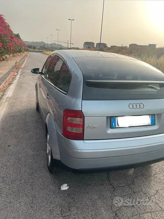 Usata Audi A2 75 CV (55 kW) 2003 Bluazzurro Utilitaria