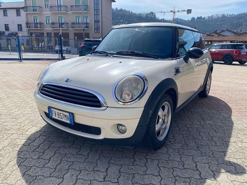 Usata Mini ONE 75 CV (55 kW) 2010 Bianco Utilitaria