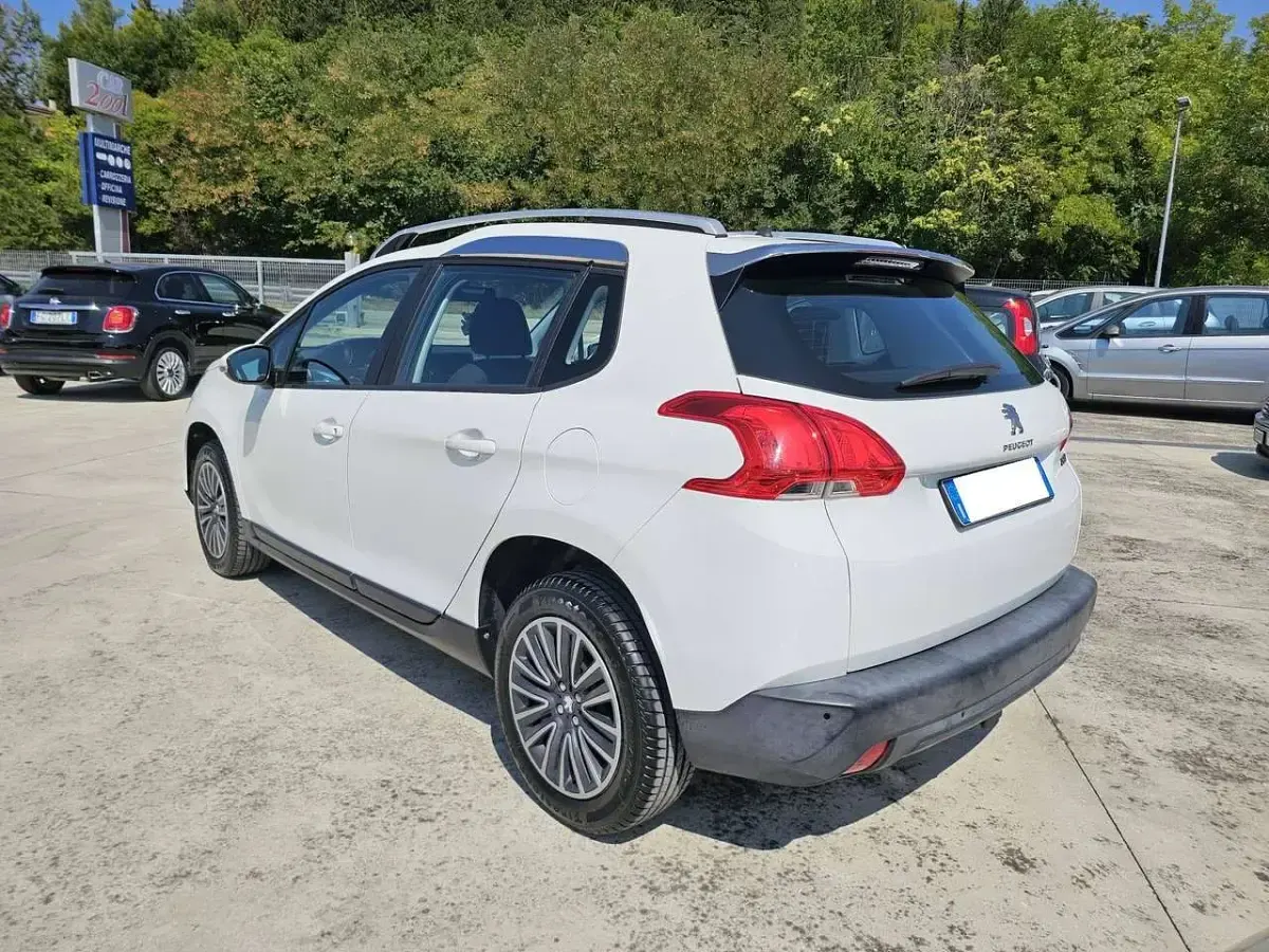 Usata Peugeot 2008 Active 68 CV (50 kW) 2014 Bianco SUV