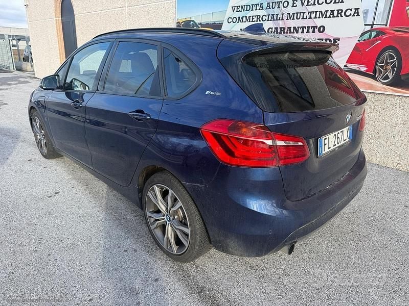 Usata BMW 225 Active Tourer iPerformance 136 CV (100 kW) 2017 Blu Monovolume