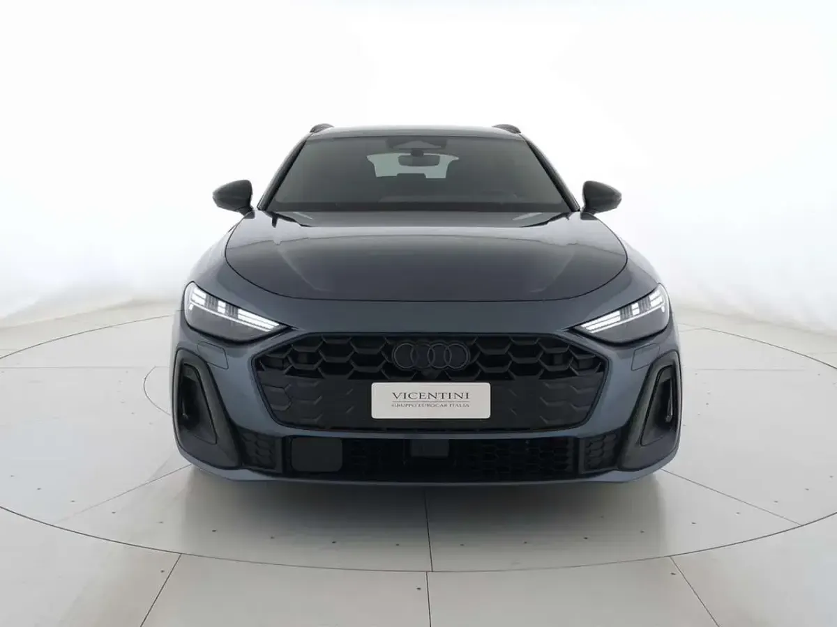Nuova Audi A5 S-Line 204 CV (150 kW) 2026 Blu orizzonte metallizzato Station wagon