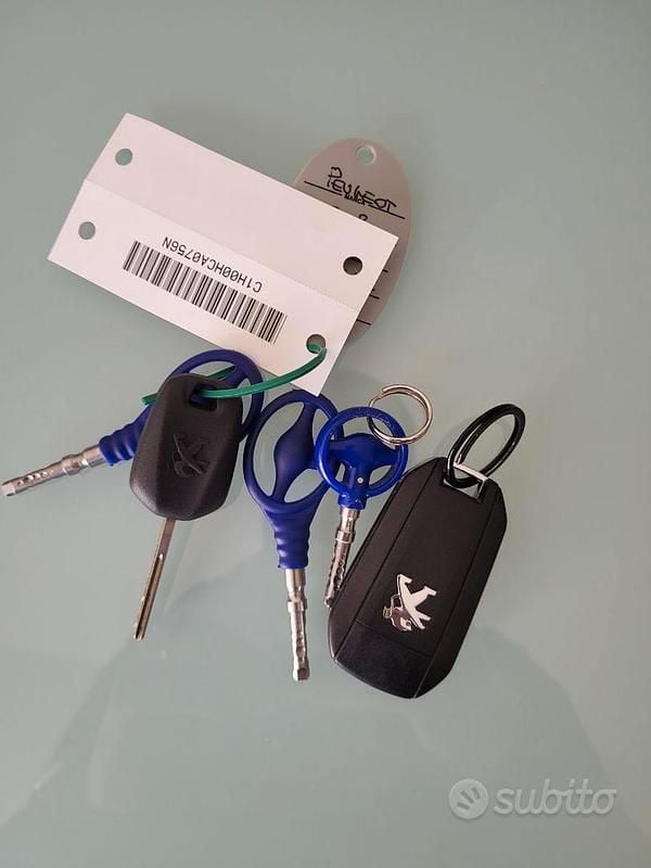 Usata 2014 Peugeot 308 | 9000 € (Buon prezzo) - Immagine 1/4