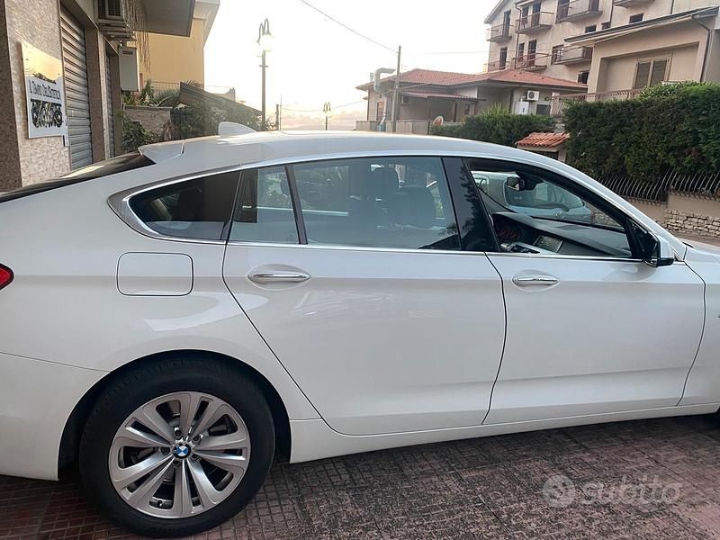 Usata BMW 530 Gran Turismo 245 CV (180 kW) 2011 Bianco Coupé