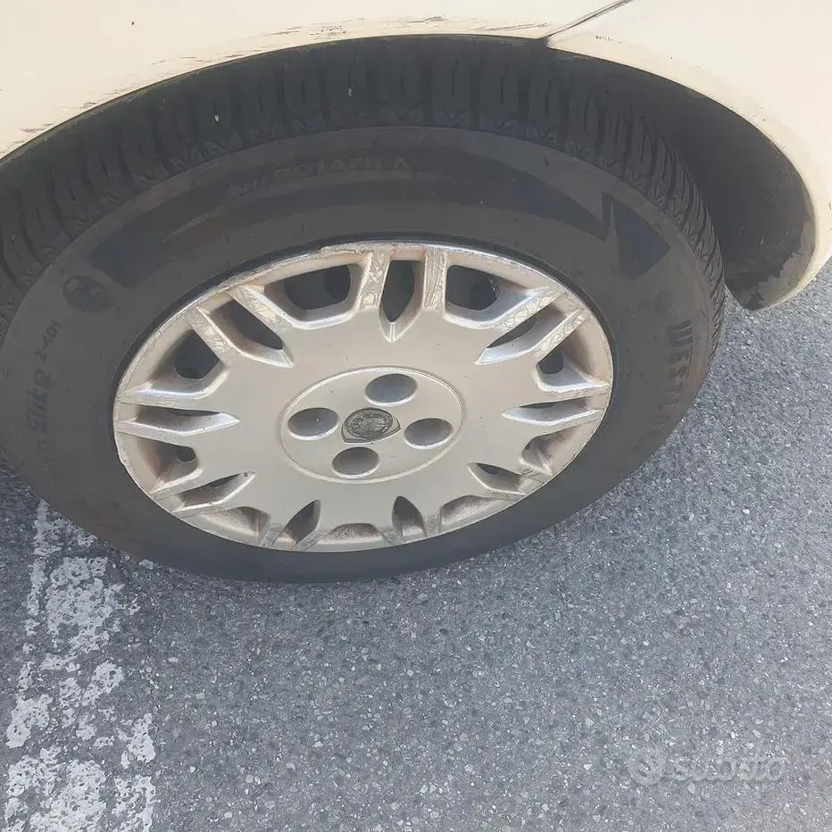 Usata Lancia Ypsilon 60 CV (44 kW) 2004 Utilitaria
