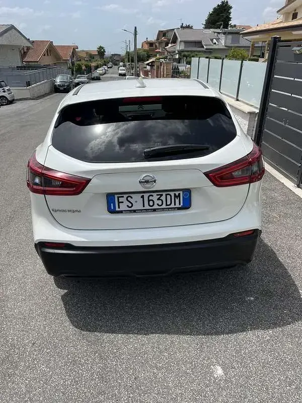 Usata Nissan Qashqai N-Connecta 110 CV (80 kW) 2018 Bianco SUV