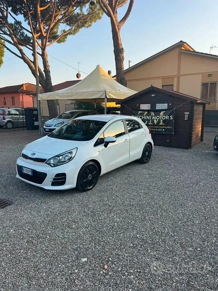Usata Kia Rio 75 CV (55 kW) 2015 Bianco Coupé