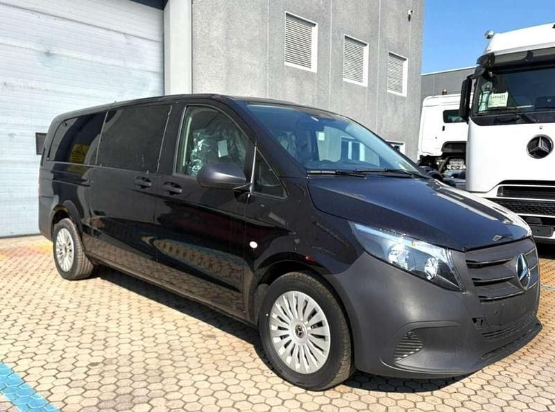 Nouvelle Mercedes Vito 163 ch (119 kW) 2026 Noir Van