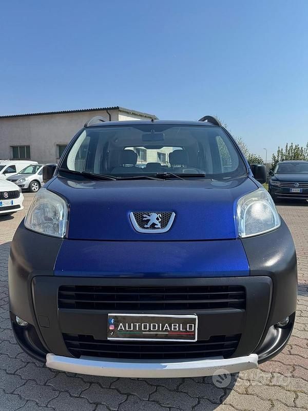 Usata Peugeot Bipper Premium 70 CV (51 kW) 2009 Blu Monovolume