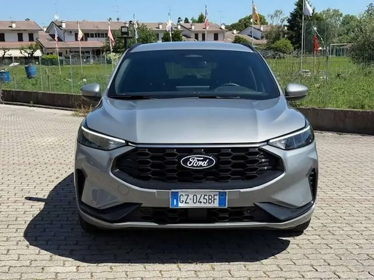 Usata Ford Kuga ST-Line 151 CV (111 kW) 2025 Argento SUV