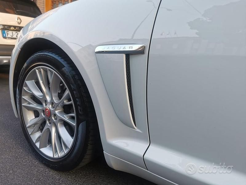 Usata Jaguar XF 163 CV (119 kW) 2015 Bianco Berlina