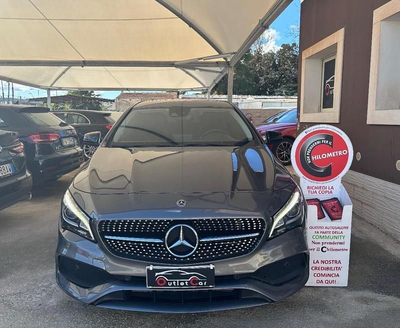 Usata Mercedes CLA220 Premium 169 CV (124 kW) 2018 Grigio Berlina