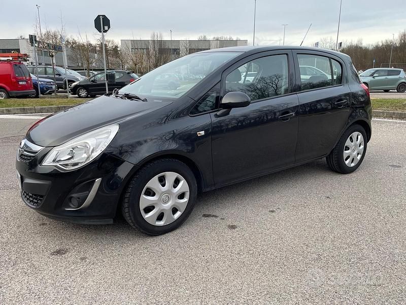 Usata Opel Corsa Sport 86 CV (63 kW) 2013 Nero Utilitaria