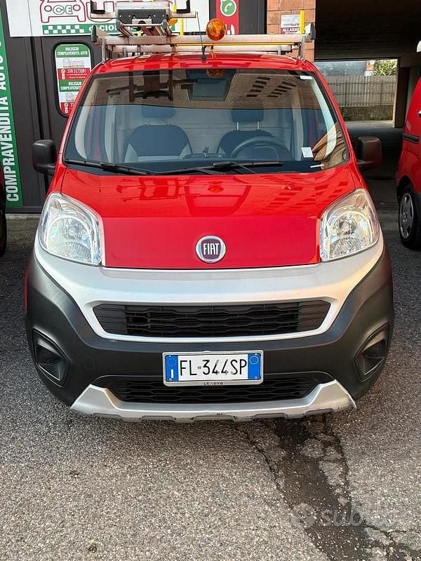 Usata Fiat Fiorino 95 CV (69 kW) 2017 Rosso Monovolume