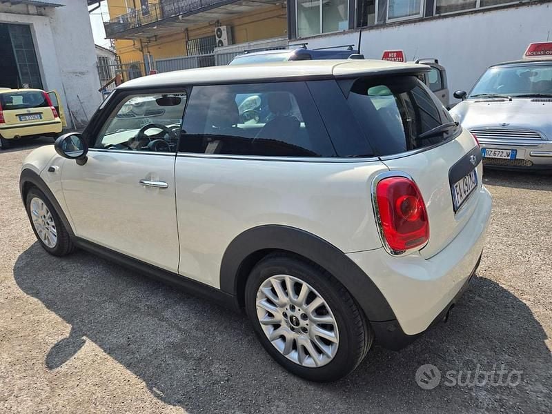 Begagnad Mini ONE 75 HK (55 kW) 2015 Beige Halvkombi
