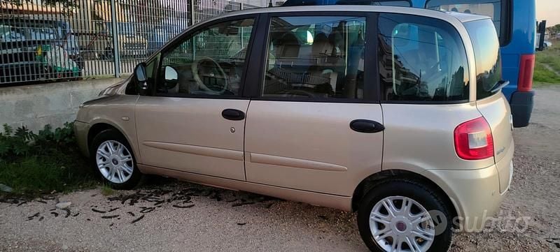 Oro Usata 2008 Fiat Multipla Monovolume | 1300 € (Ottimo prezzo) - Immagine 1/4
