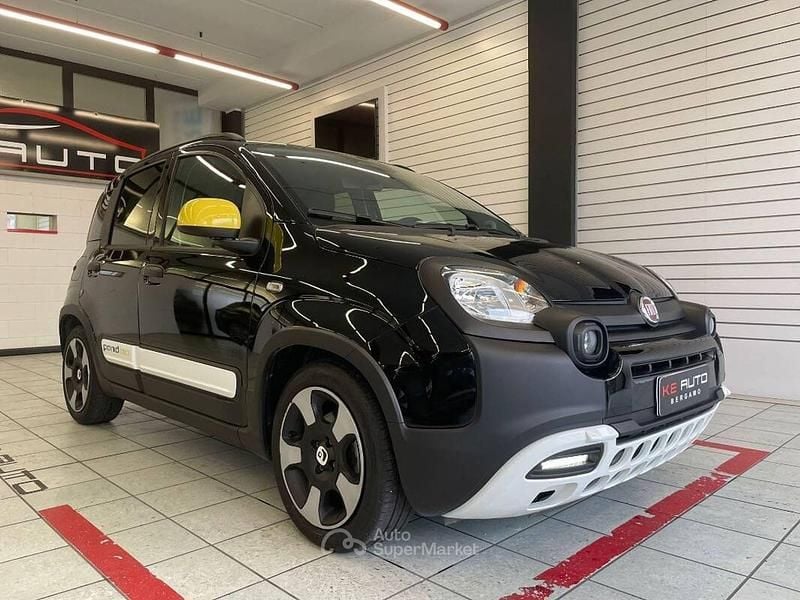 Usata Fiat Panda Cross Cross 69 CV (50 kW) 2025 Nero Utilitaria