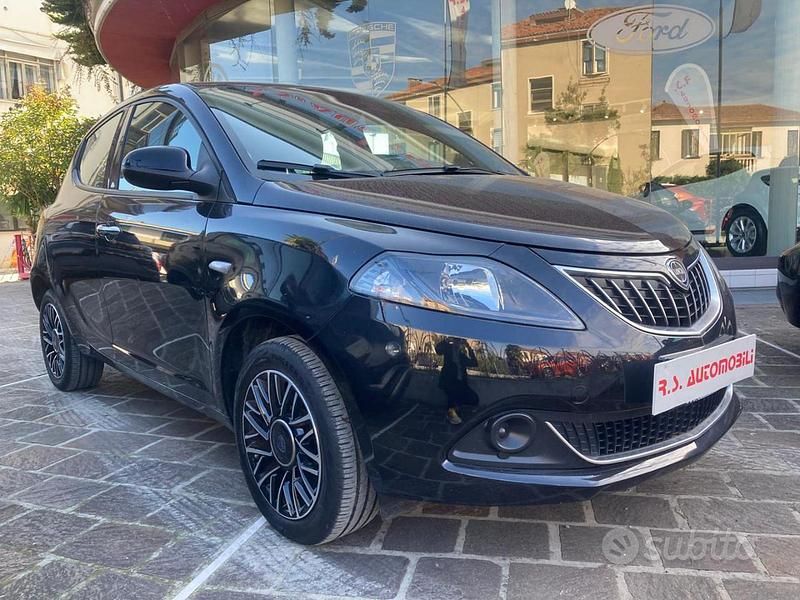 Usata Lancia Ypsilon S 69 CV (50 kW) 2024 Nero Utilitaria