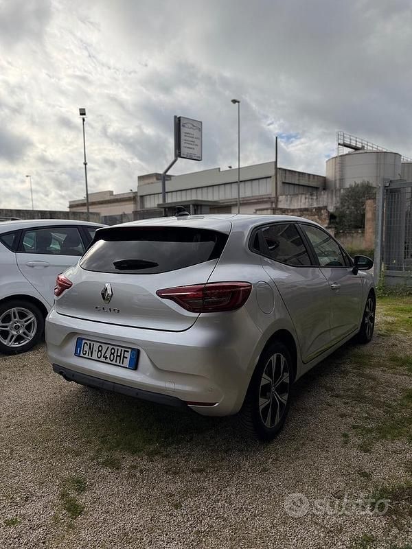 Usata Renault Clio V Evolution 100 CV (73 kW) 2023 Grigio Berlina