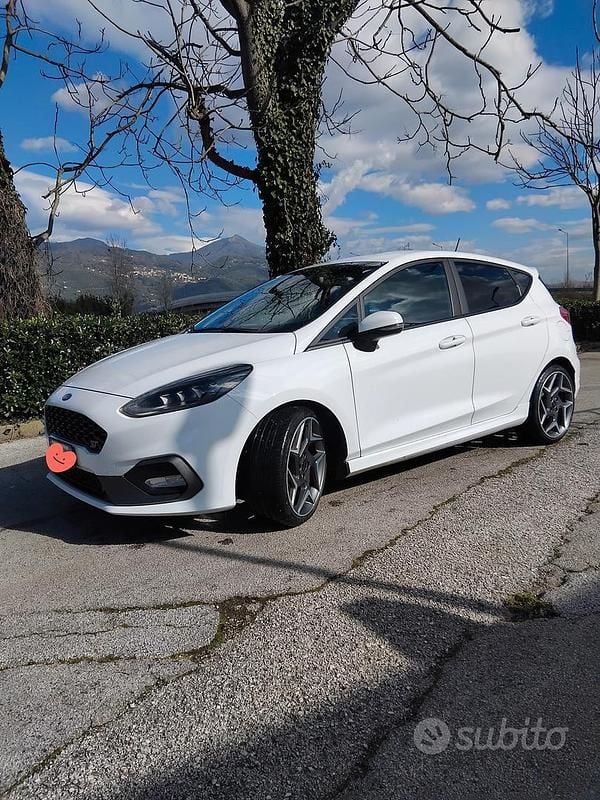 Usata Ford Fiesta ST 200 CV (147 kW) 2019 Bianco Utilitaria