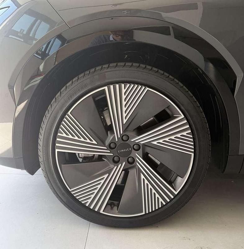 Usata Lynk & Co 08 349 CV (256 kW) 2025 Grigio SUV