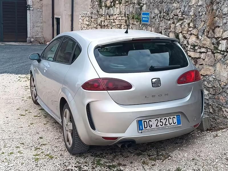 Usata Seat Leon 140 CV (102 kW) 2007 Grigio Utilitaria