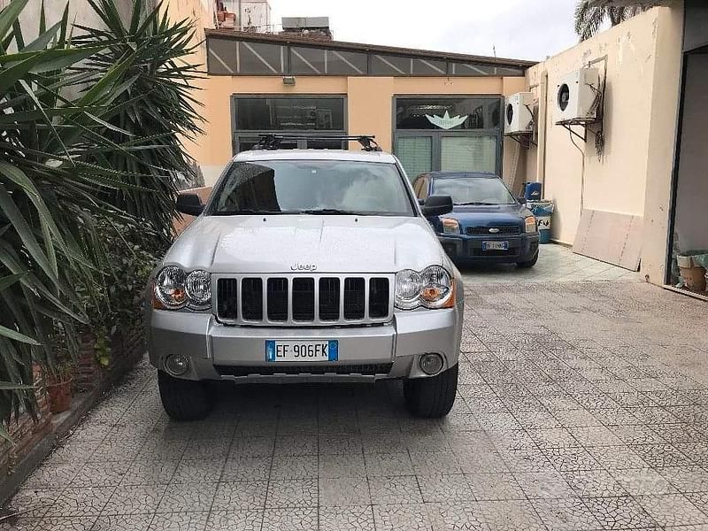 Usata Jeep Cherokee 218 CV (160 kW) 2007 Grigio SUV