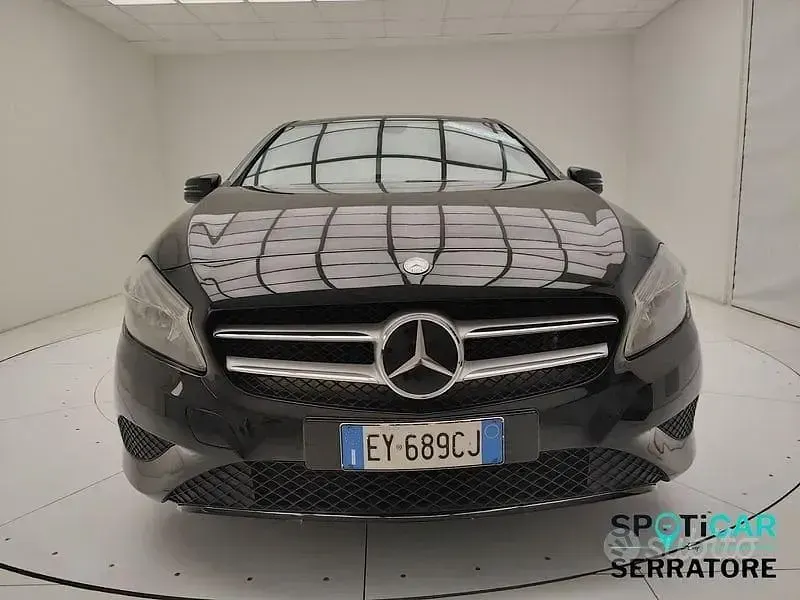 Usata Mercedes A180 109 CV (80 kW) 2015 Nero Utilitaria