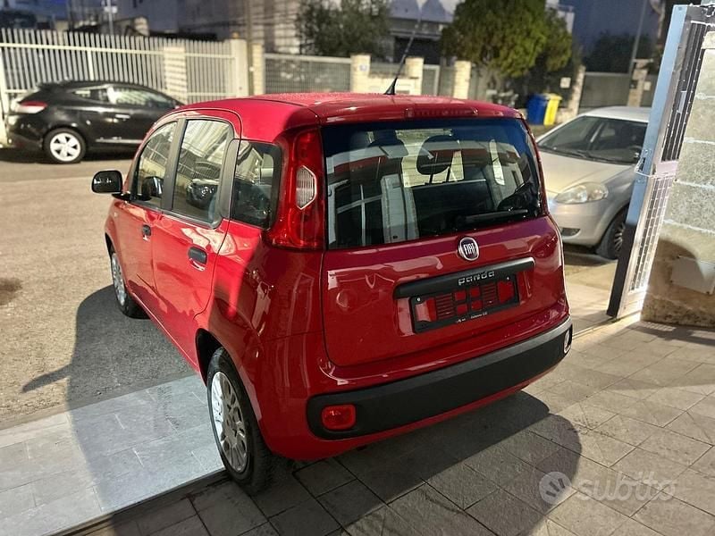 Usata Fiat Panda 69 CV (50 kW) 2018 Rosso Utilitaria
