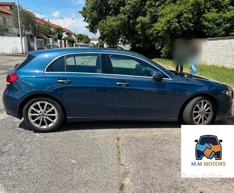 Usata Mercedes A180 Premium 136 CV (100 kW) 2019 Blu Berlina