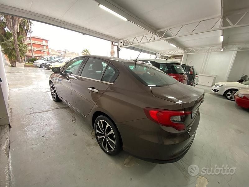Usata Fiat Tipo Opening Edition 120 CV (88 kW) 2015 Marrone Berlina