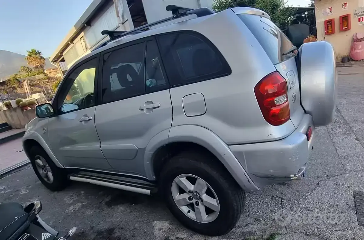 Gebraucht Toyota RAV4 116 PS (85 kW) 2004 Grau SUV