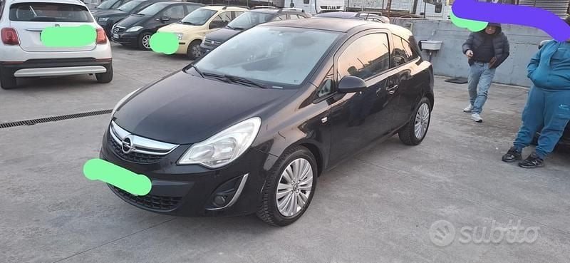 Usata Opel Corsa 85 CV (62 kW) 2012 Nero Utilitaria
