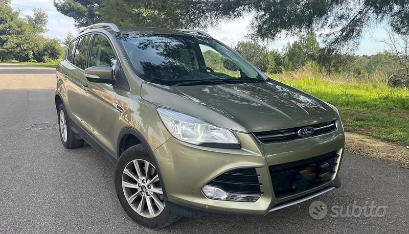Usata Ford Kuga Titanium 150 CV (110 kW) 2015 Verde SUV