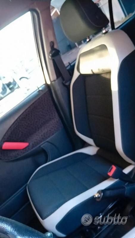 Usata Rover 25 103 CV (75 kW) 2001 Blu Utilitaria