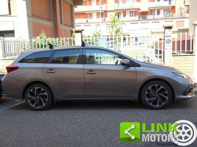 Second-hand Toyota Auris 132 CP (97 kW) 2016 Maro Berlinǎ