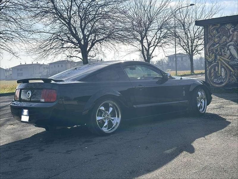 Usata Ford Mustang 288 CV (211 kW) 2006 Nero Coupé