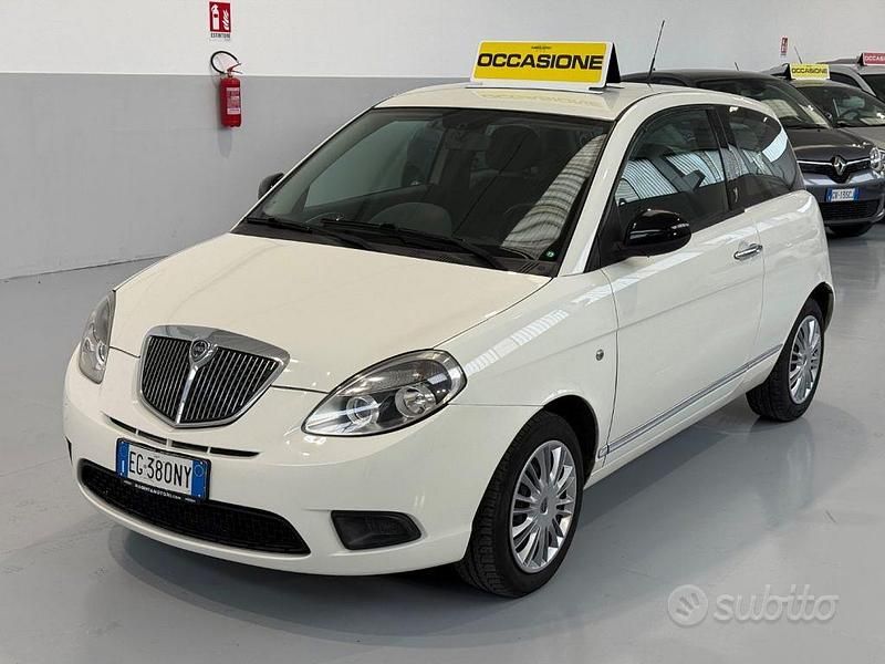 Usata Lancia Ypsilon 69 CV (50 kW) 2011 Bianco Utilitaria