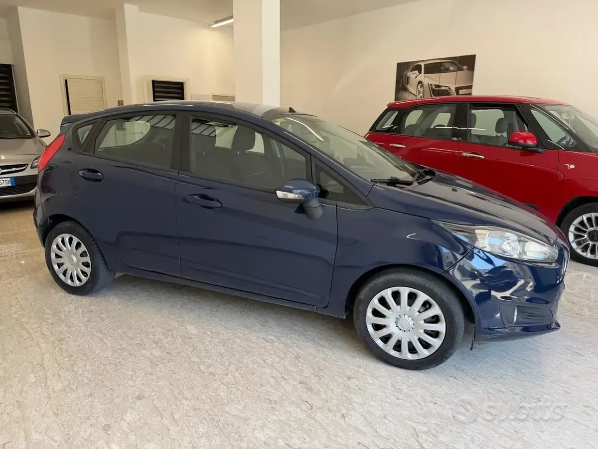 Usata Ford Fiesta Business Edition 95 CV (69 kW) 2016 Blu Utilitaria