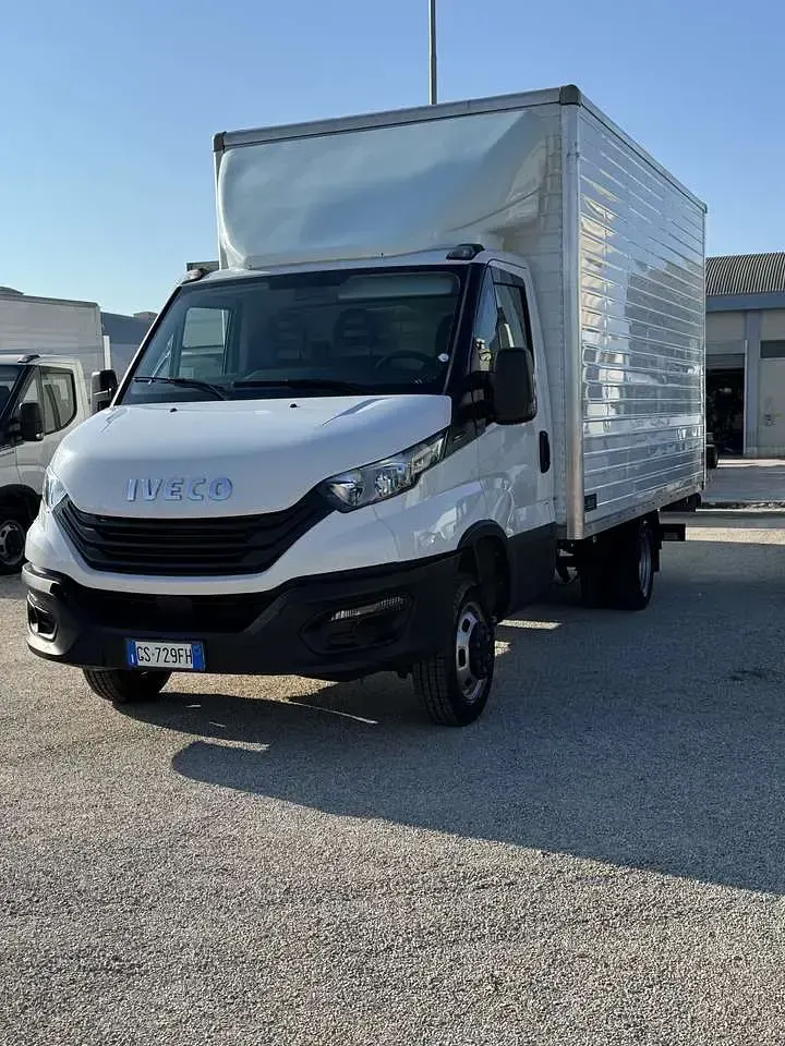 Usata Iveco Daily 136 CV (100 kW) 2024 Other