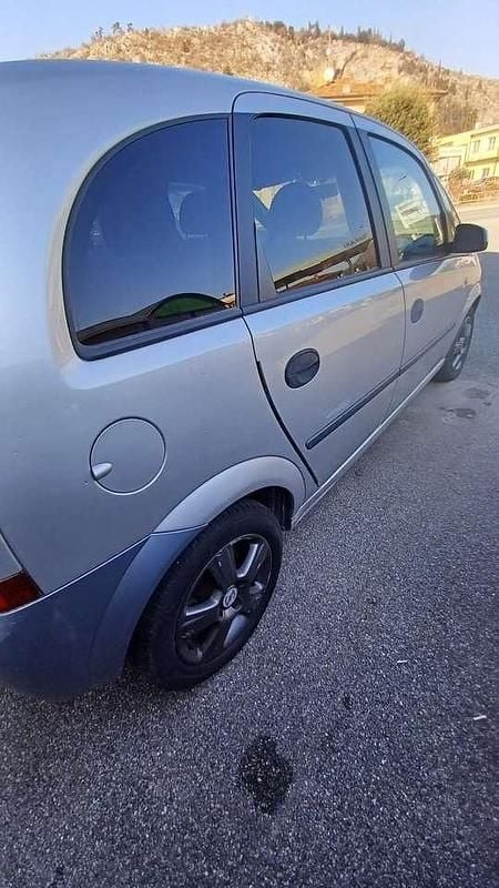 Usata Opel Meriva 101 CV (74 kW) 2005 Grigio Monovolume